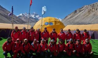 珠峰科考队成功登顶 珠峰科考队成功登顶